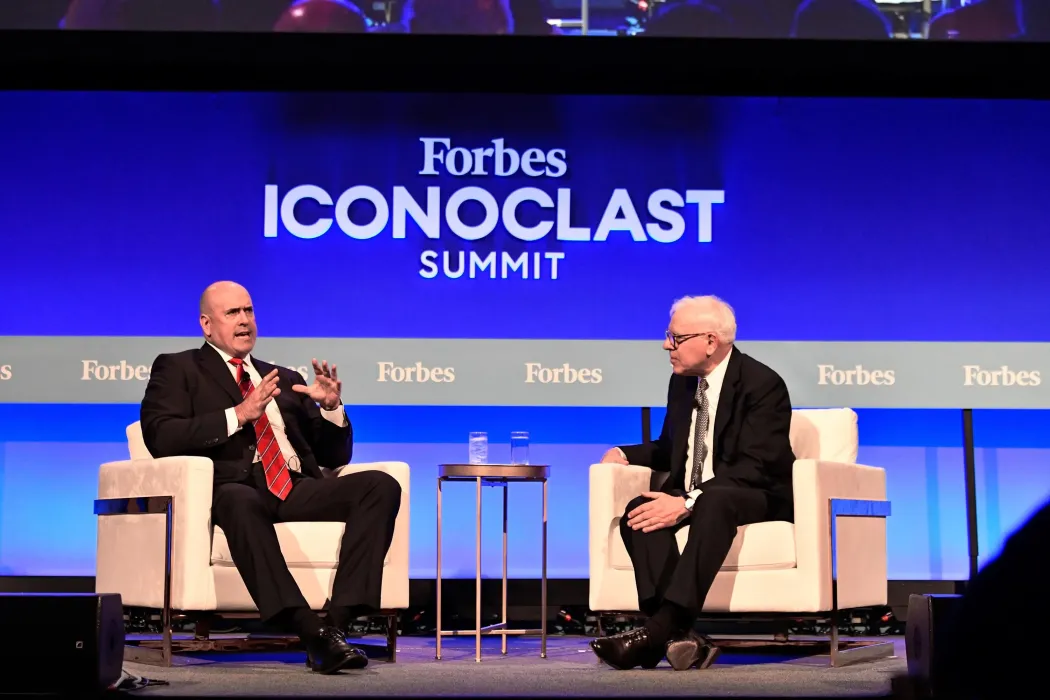  Где ИИ приносит доход: ключевые выводы с Forbes Iconoclast Summit 2025
