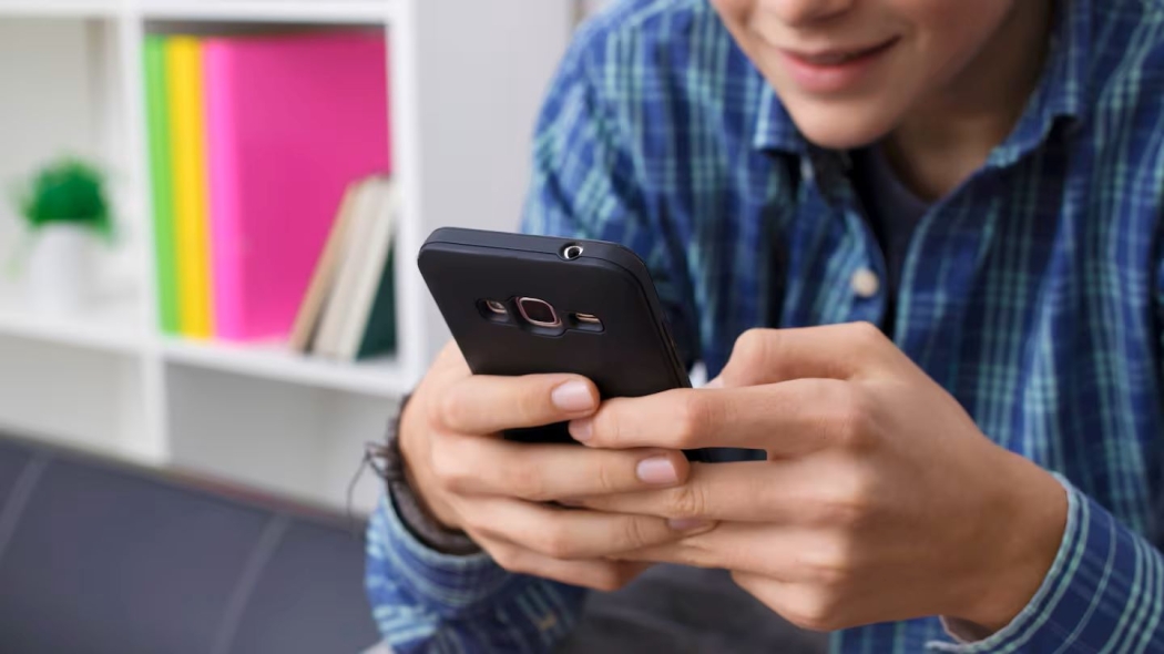  Чат‑боты вместо друзей: 23 % детей выбирают ИИ